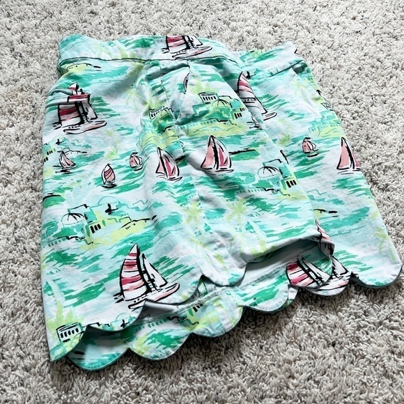 Crown & Ivy Scalloped Hem Sailboat Plus Size Shorts White Blue 24W Pockets - Picture 3 of 11